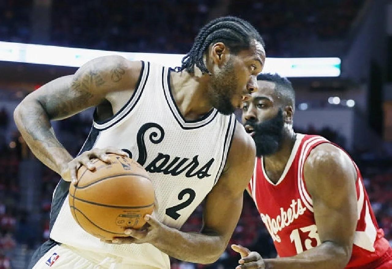 当年巴萨的训练课，疯狂过人进球的梅西！（巴萨旧日训练场，梅西连过数人疯狂破门）