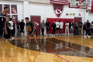 艾顿称自己是防守支柱！雷迪克：防守端他确实发挥了重要作用（艾顿自称防守中流砥柱，雷迪克：他在防守端作用明显）