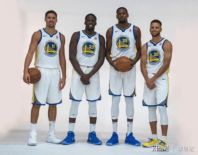 翟晓川赛场表现抢眼，滞空失衡展现独特风格（翟晓川高光发挥，滞空失衡诠释别样球风）