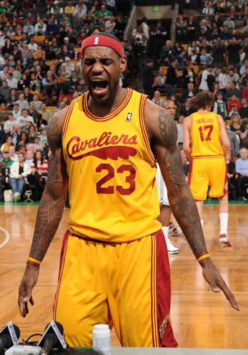 篮球篮网球迷线上互动热烈（篮球与篮网球迷线上互动火爆）