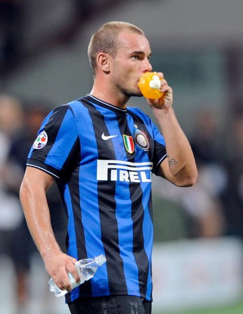 西甲：皇马客场1-1战平比利亚雷亚尔（西甲：皇马客场与比利亚雷亚尔1-1战成平局）