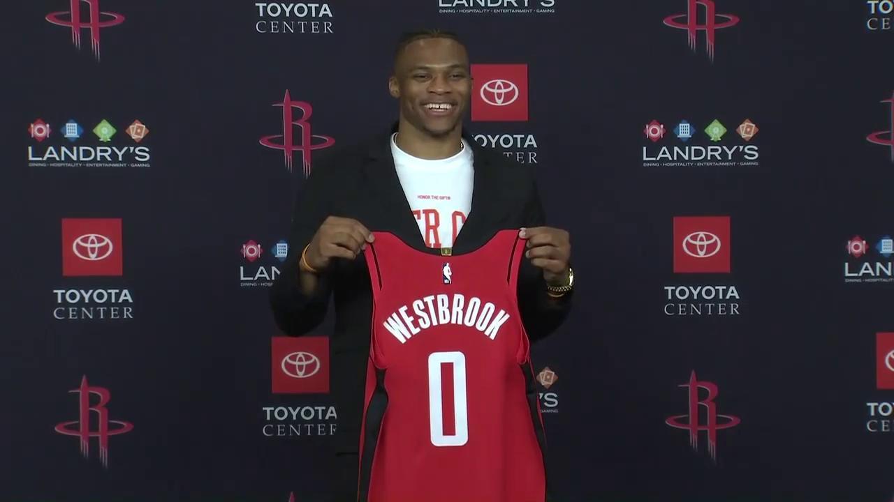 卫报：曼联对沃特金斯估价4000万至4500万镑，维拉要6000万镑（卫报：曼联仅估沃特金斯4000万-4500万英镑，维拉要价高达6000万英镑）