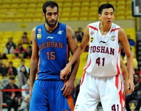 恩比德单节怒砍14分，三节33分已刷新赛季新高（恩比德单节轰下14分，三节33分刷新本季个人新高）