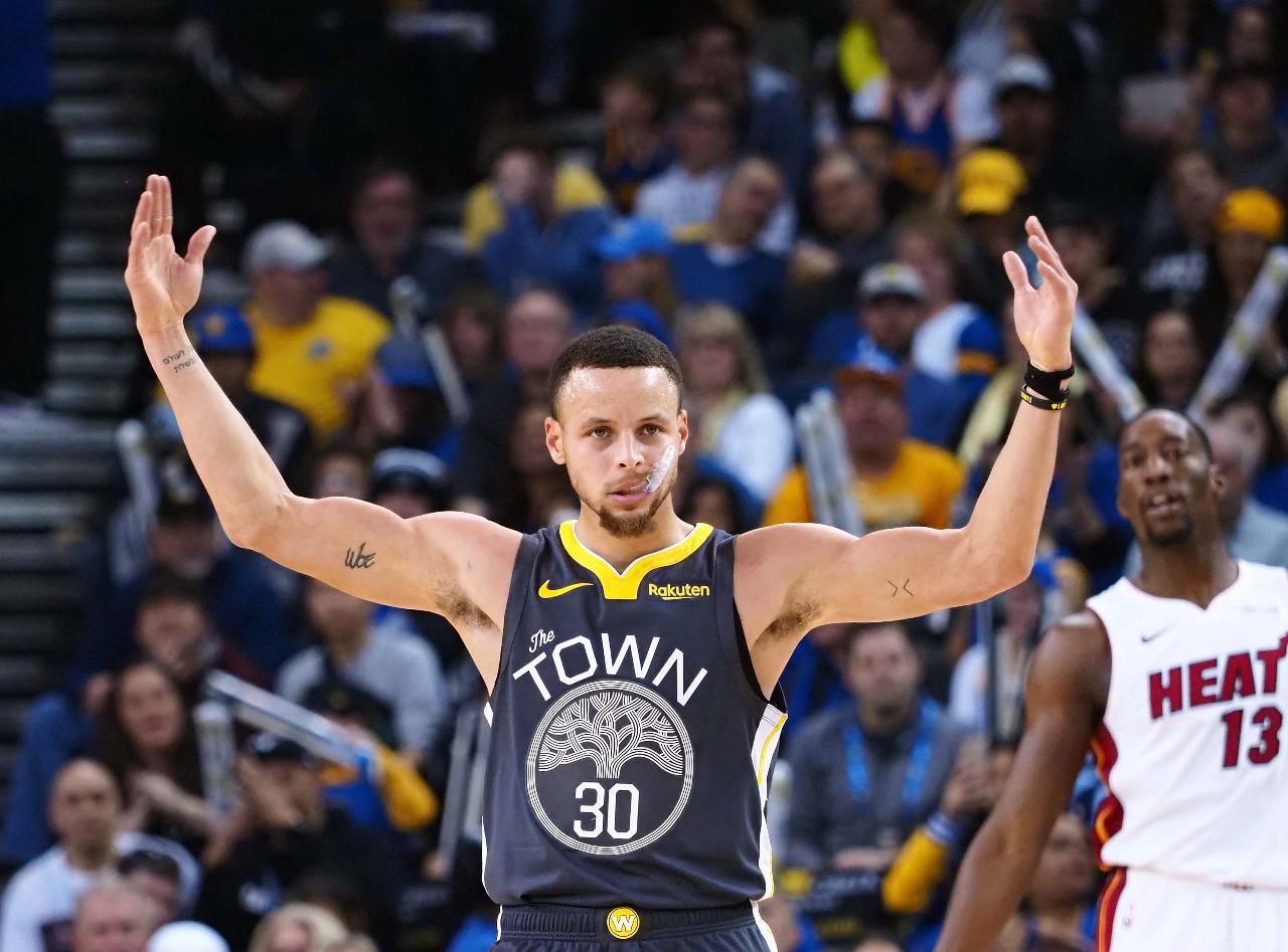 这下真是把足球踢成了艺术（当足球踢成艺术）