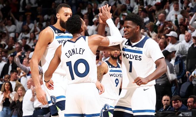 弗兰克：我是家里最有“圣诞氛围”的人；儿时没想过当教练（弗兰克自述：家里最有圣诞味儿的是我，小时候从未想过当教练）