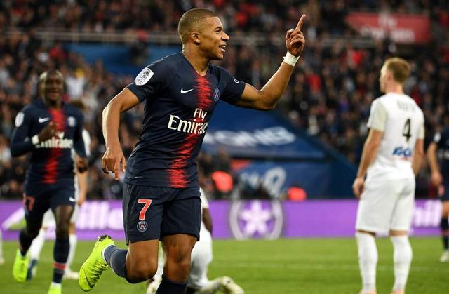 意甲英超两场焦点战，AC米兰和曼联都是大热门？小心冷门！（意甲与英超两大焦点对决：AC米兰、曼联虽热，冷门别忽视）