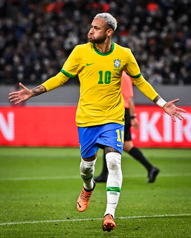 弗里克解释亚马尔被换下原因，称其欧冠停赛需轮换（弗里克：亚马尔被换下因欧冠停赛，球队需要轮换）